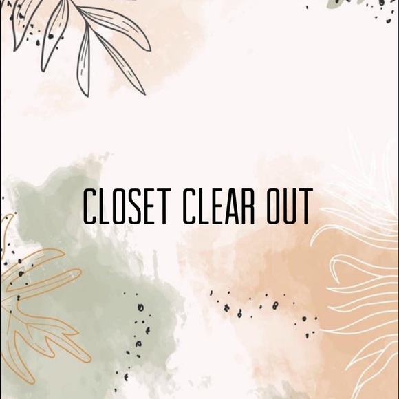 Tops - ⚡️⚡️CLOSET CLEAR OUT⚡️⚡️